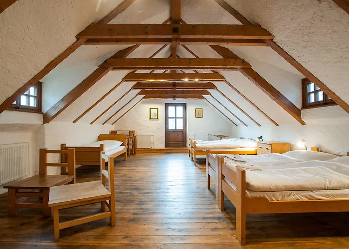 U マレホ ヴィットカ 3*